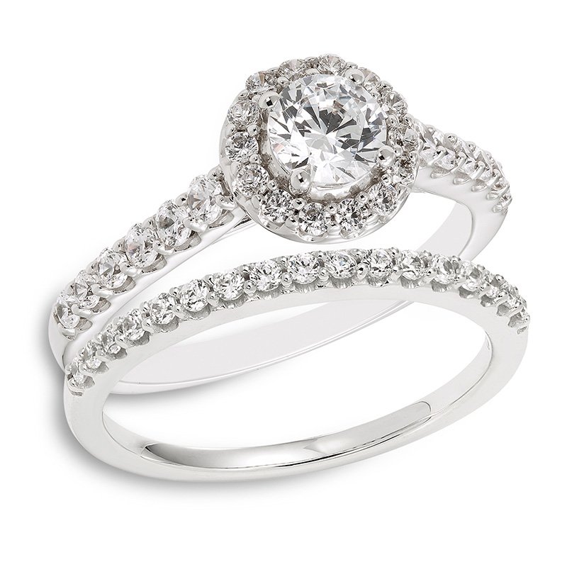 Quinley: White gold, round diamond halo bridal set