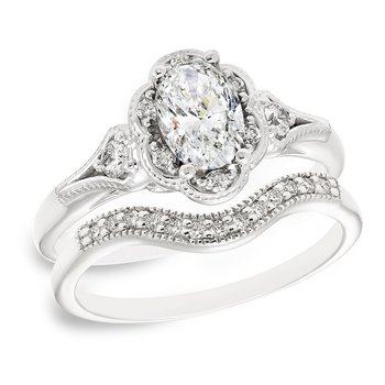 Beatrice white gold and vintage-inspired oval diamond bridal set