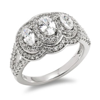 White gold, 3-Stone, oval halo diamond ring